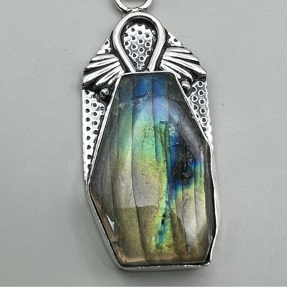 New Labradorite Crystal Stone Coffin Cut Silver Overlay Pendant Necklace - Picture 6 of 8